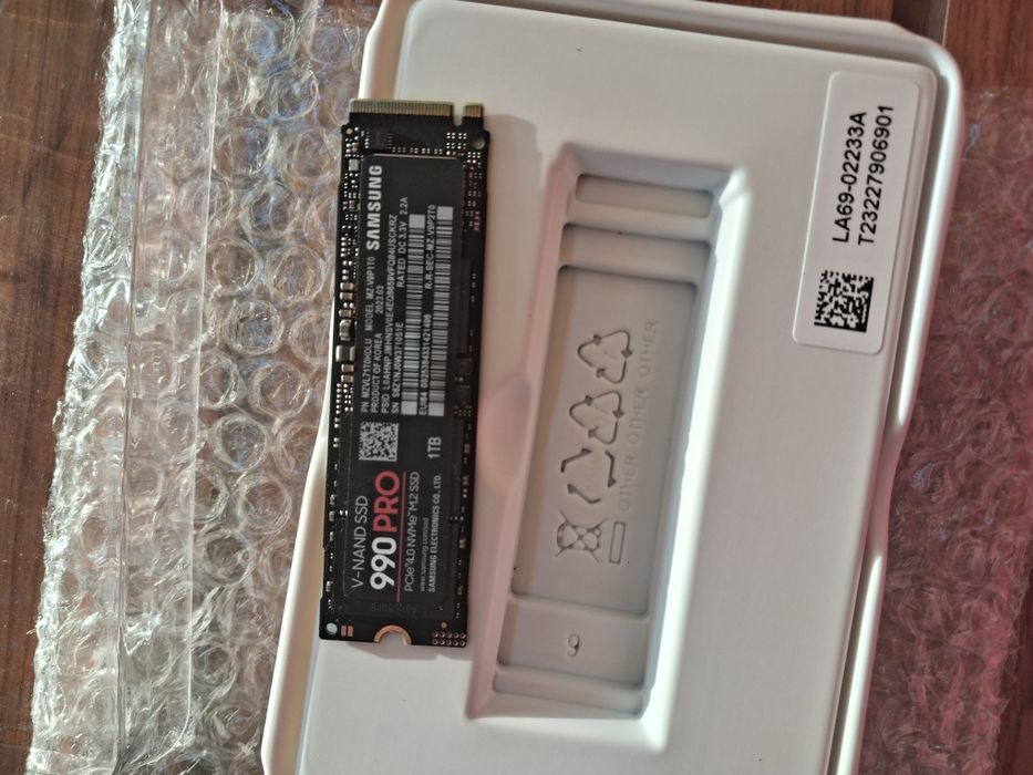 SSD накопичувач Samsung 990 PRO 1ТБ PCIe 4.0 NVMe M.2