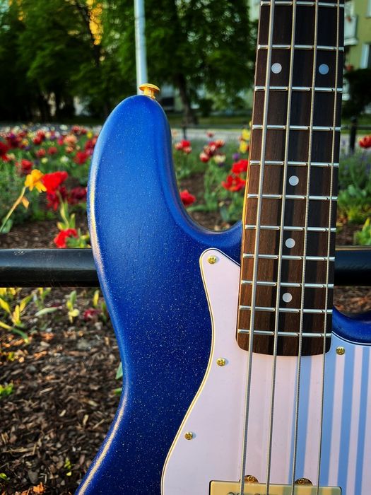 Jazz Bass Midnight Blue Gold / Alinco 5