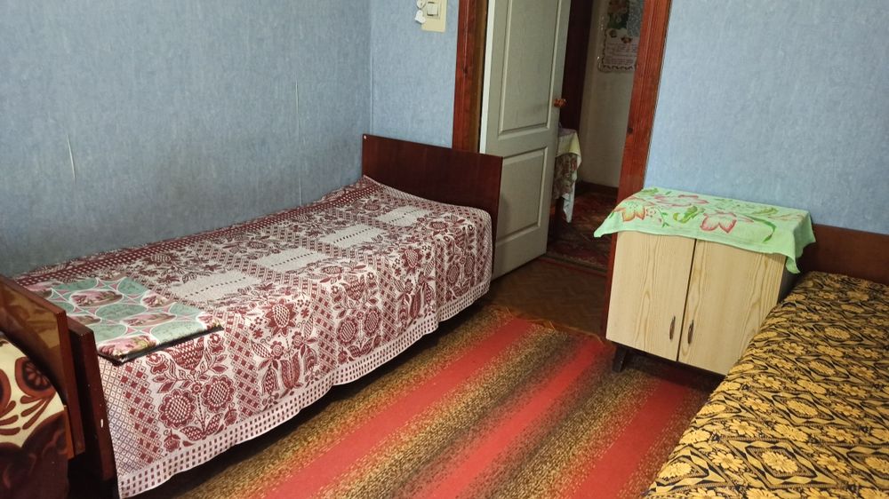 Здам ліжкомісця для 1-2 жінок/дівчат, район ЮЗР