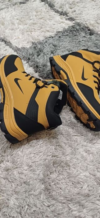 Nowe zimowe buty męskie