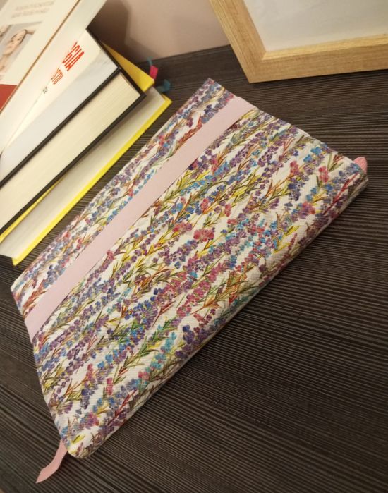 Otulacz na książki. Etui. Okładka.