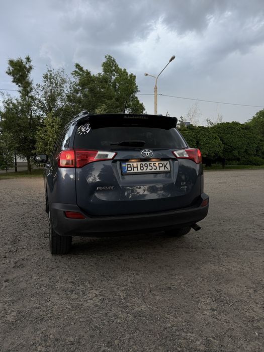 Toyota RAV 4 2013 2.5 автомат газ/бензин