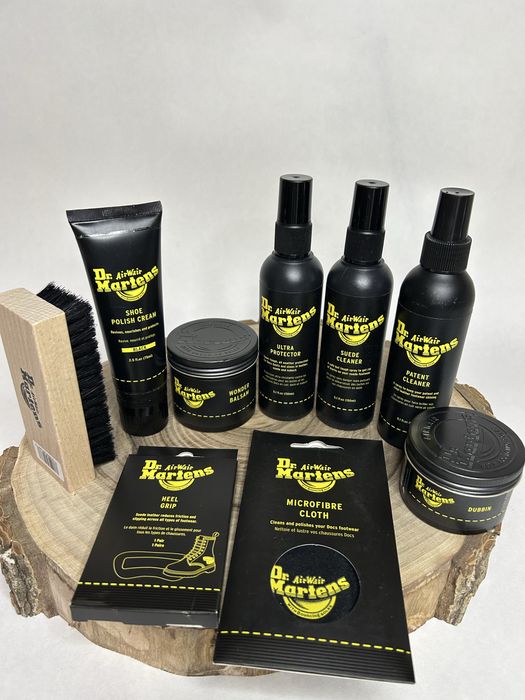 DR. MARTENS засоби догляду за взуттям