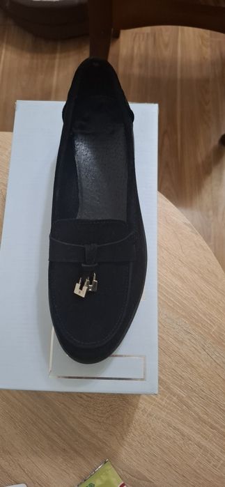 Продам замшевые лоферы.