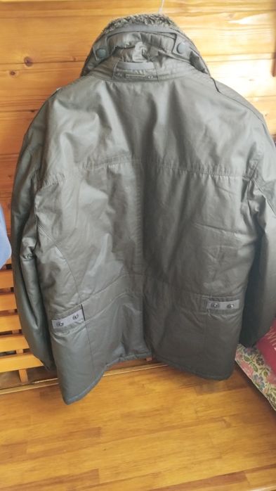 Куртка тёплая, состояние отличное, молнии работают