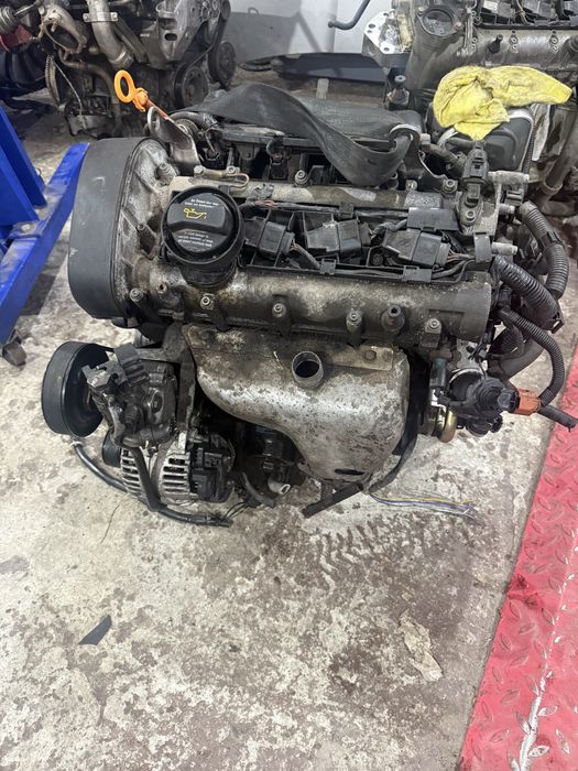 Двигун 1.6 16клапанів BCB октавія тур гольф 4 ауді а3