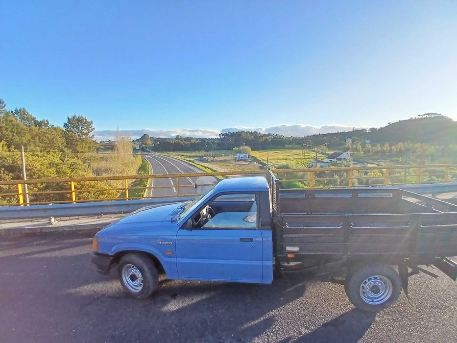 Mazda b2200 3 lugares