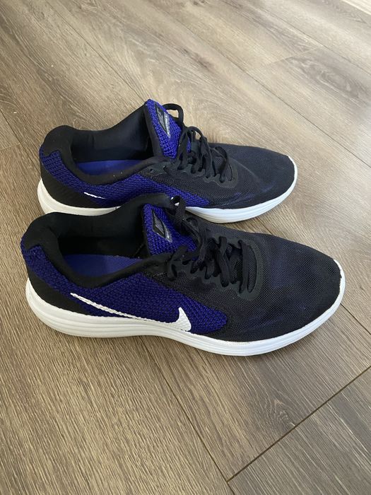 Кросівки Nike Revolution 5