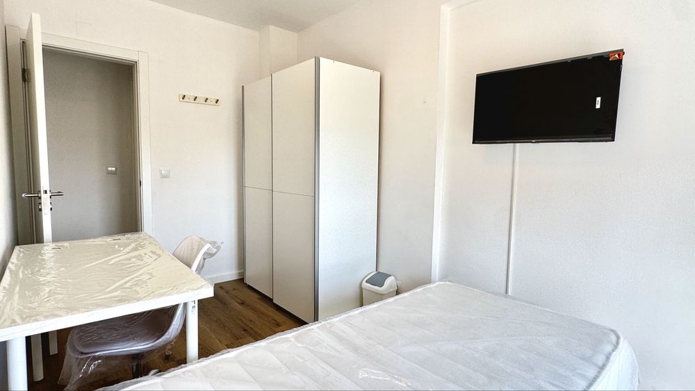 Quarto Mobilado (Despesas Incluídas) – Monte da Caparica