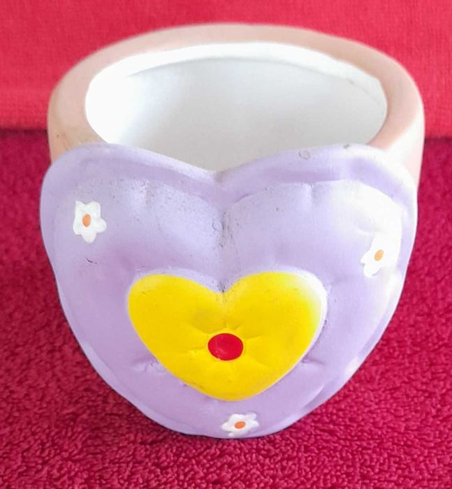 Ceramiczna doniczka z serduszkiem