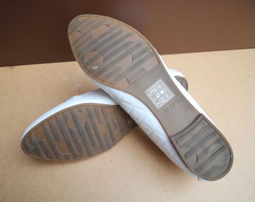 sapatos /  mocassins acolchoados  da ALDO Nº 37.5 como novos