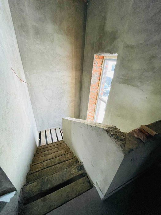 Продаж дуплекса на 4 житлових кімнати!