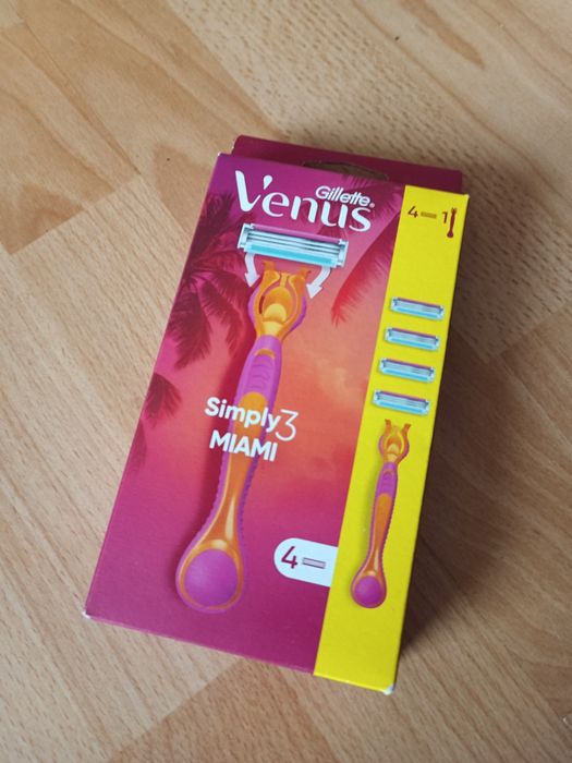 Nowa maszynka Venus simply 3 MIAMI 4 wymienne ostrza  damskie
