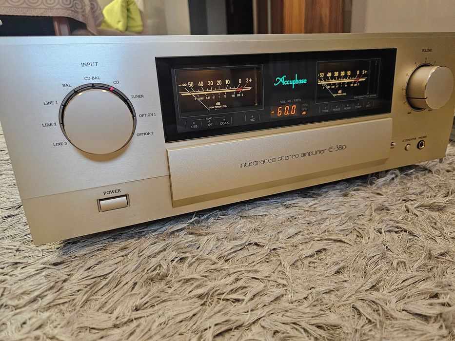 Wzmacniacz Accuphase E-380