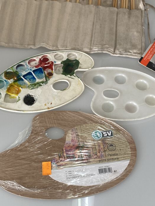 Conjunto de pintura, com tela pinceis etc