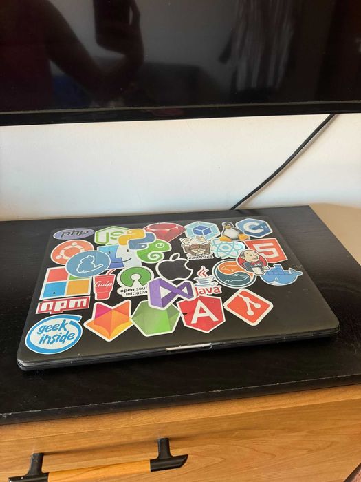 MacBook Pro 15" 2018 | i7 6-Core | 32GB RAM | 512GB SSD | Radeon 4GB