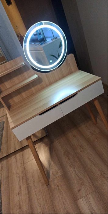 Toaletka z lustrem Led