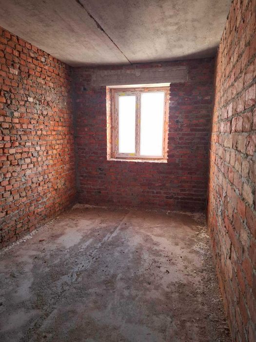 Продаж 3к квартири 90.1 кв. м на вул. Олександра Кушнірука RUBI 42873