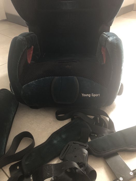 Fotelik Recaro Young Sport z szelkami