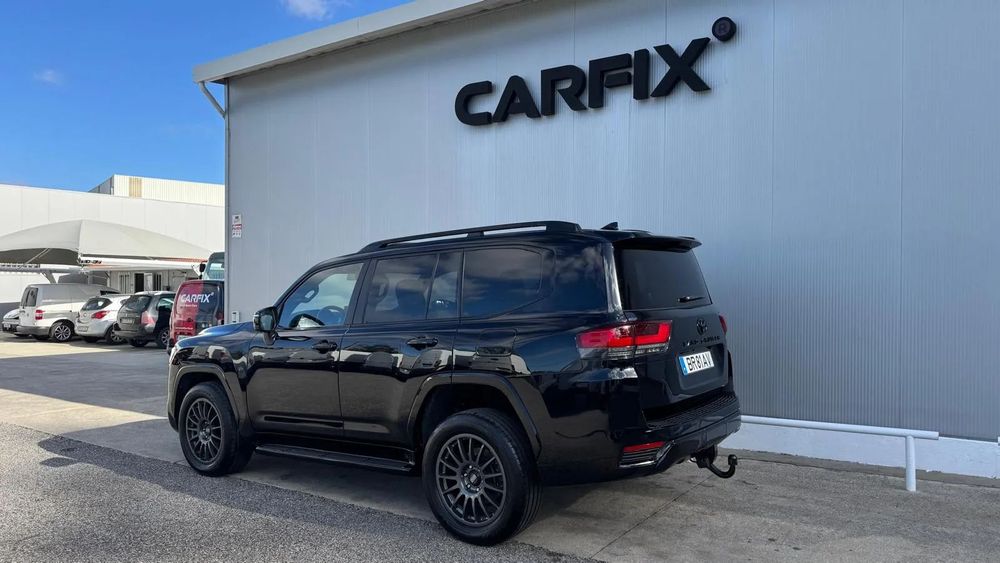 Toyota Land Cruiser LC 300 70th Anniversary