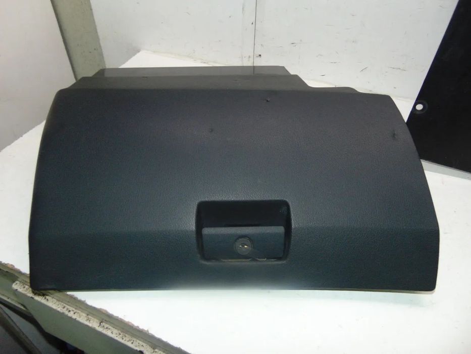 BMW E30 porta luvas " nova de stock antigo