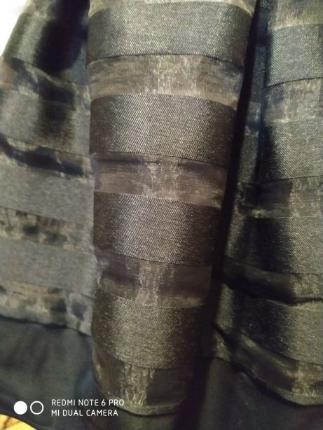 Красивый школьный сарафан.