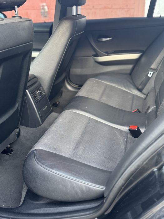 Продам БМВ Е90 седан