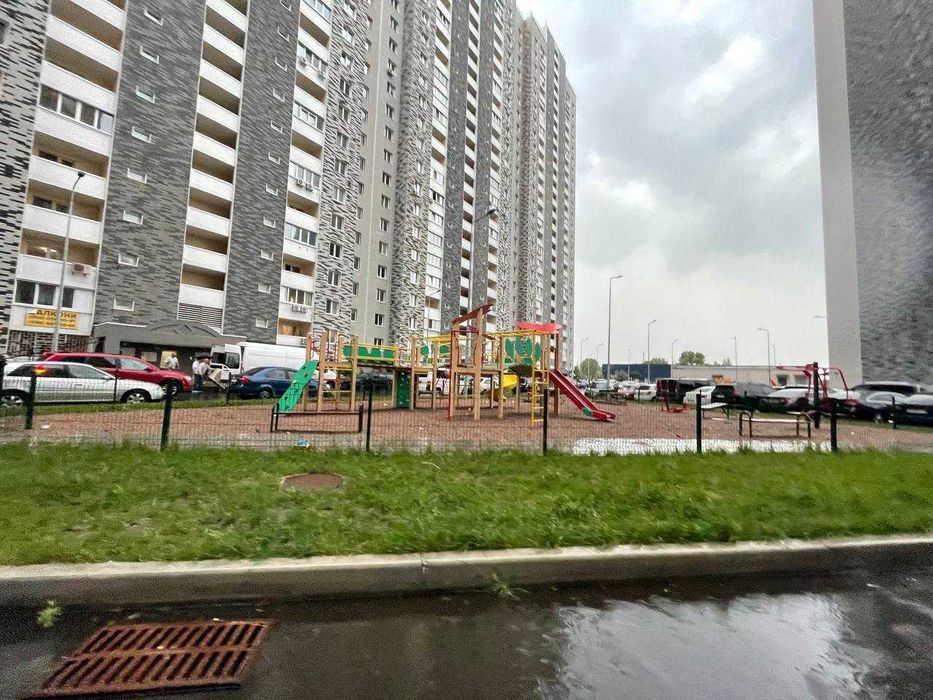 Сдам 2кім. кв. з ремонтом ЖК Ревуцький метро Харківська