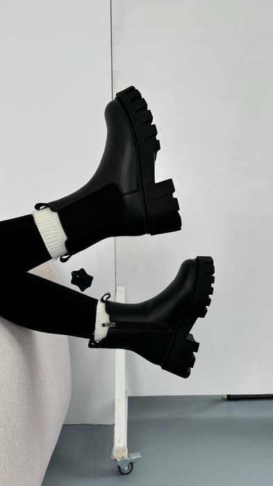 Нові жіночі челсі зимові шкіра