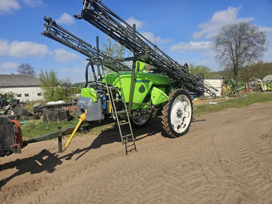 Opryskiwacz Tecnoma 24/12 m 2600 litrów