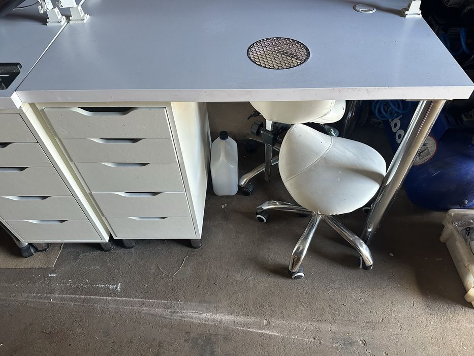 Biurko do pochlaniacza Afinia