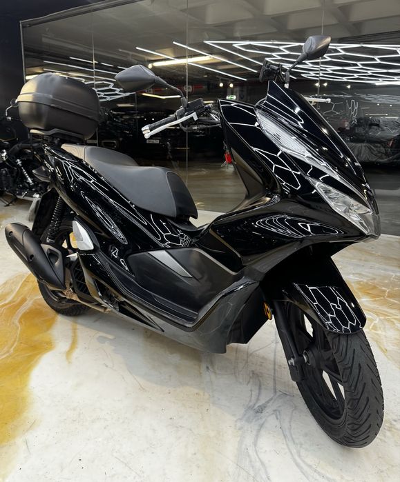 Selling a 2019 Honda PCX 125cc in excellent condition and ready to ride.