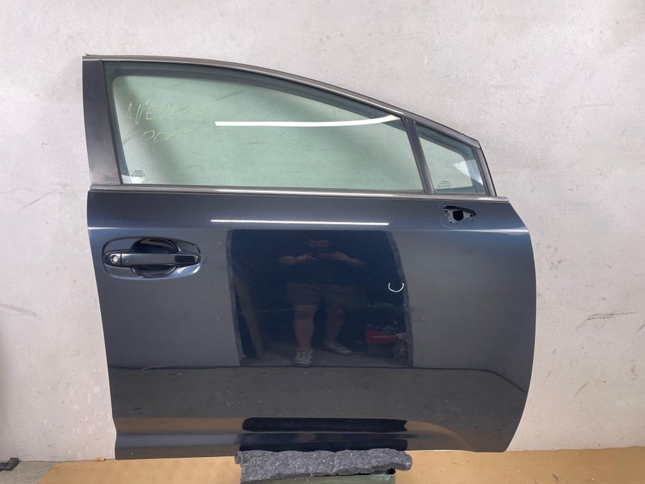 Drzwi Prawe Przód Toyota Avensis t27 09-15r