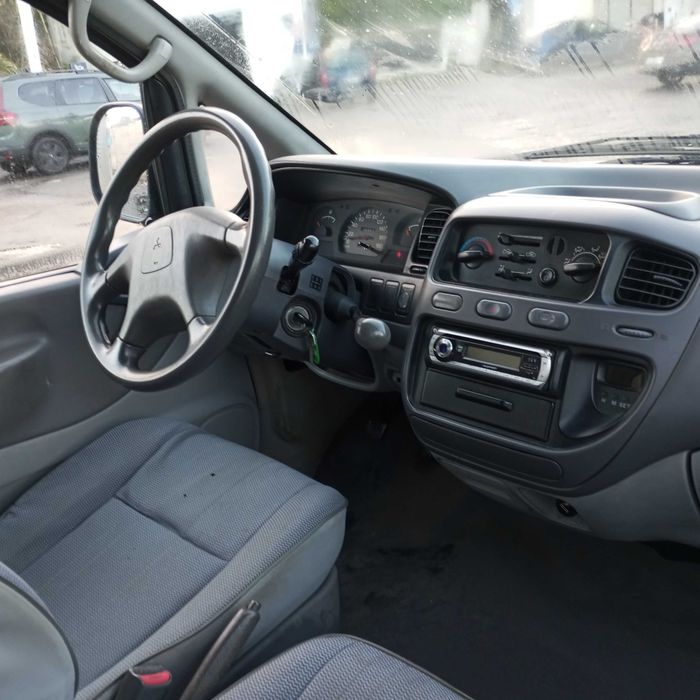 Carrinha Mitsubishi 9 lugares