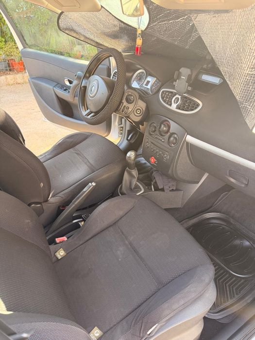 Vende -clio  2300 negociável