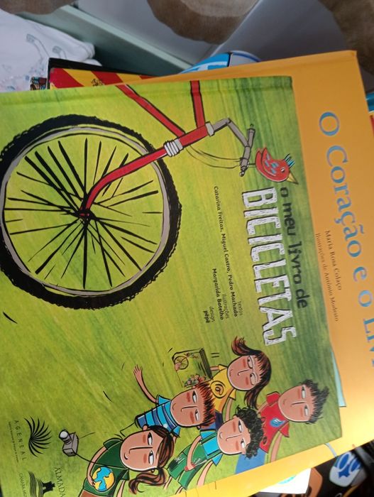 Livros infantis praticamente novos nunca usados