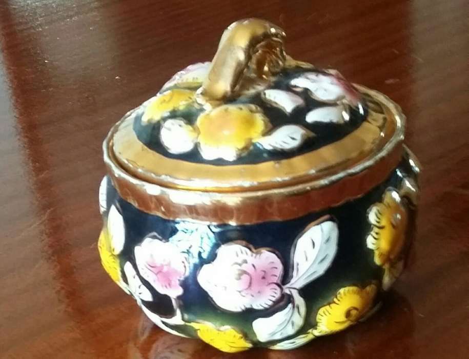 Guarda Jóias muito antigo.