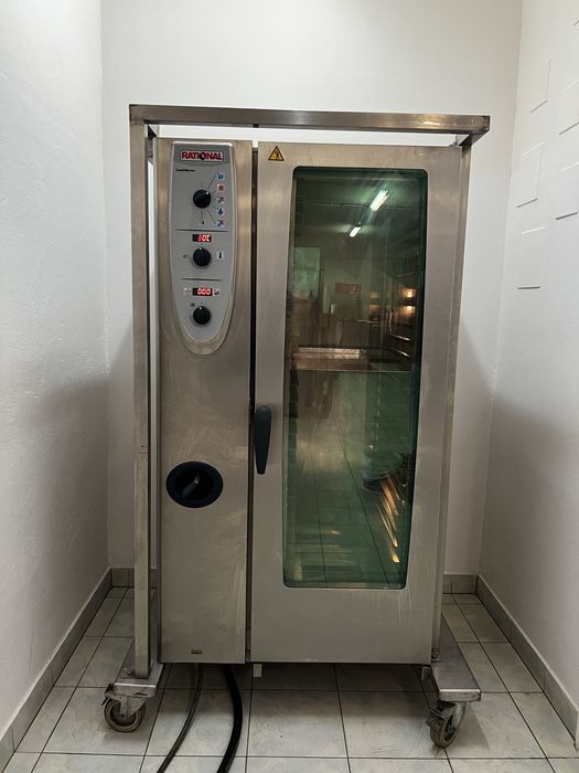 Piec konwekcyjno parowy Rational CM 201 na 25 blach.