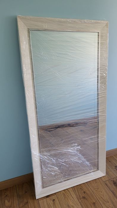 Lustro w ramie, stan idealny