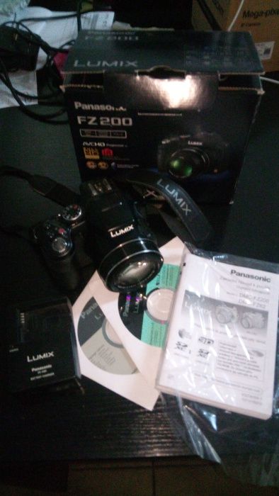 Panasonic Lumix FZ-200 - COMO NOVA