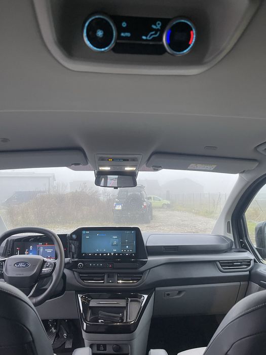 Wynajem wypozyczalnia samochodów BUS BUSA 8/9os Ford  4x4 Automat