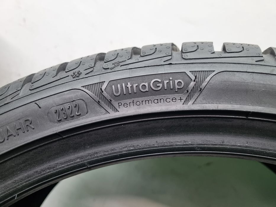 2x 245/35R19 93W Goodyear Ultragrip Performance + 7mm 2022 opony zimowe
