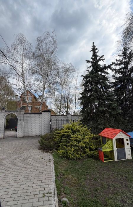 Продаж великого будинку. З орендарями. Ж/м Ігрень