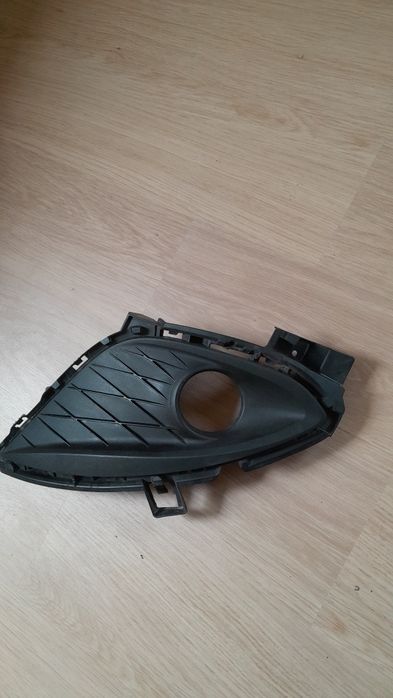 Mazda 5 2010- kratka zderzaka lewa na halogen