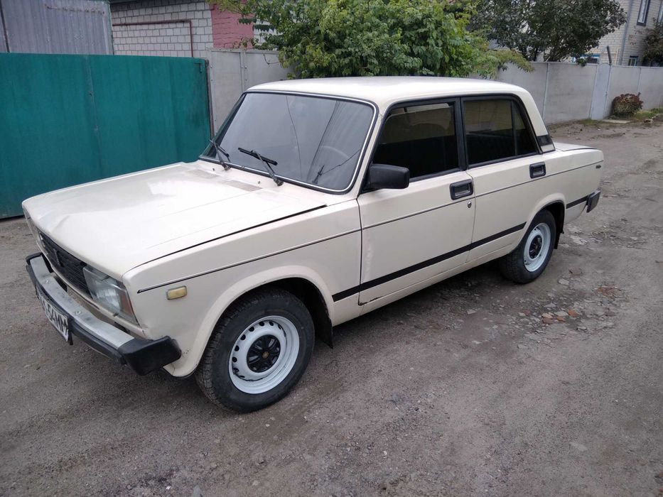Продам ваз-2105.