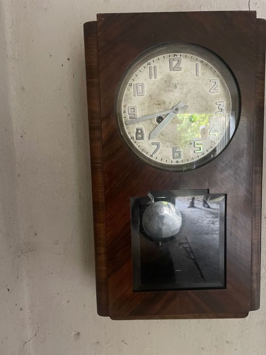 Zegar na ścianę ścienny wiszący z wahadłem mechaniczny