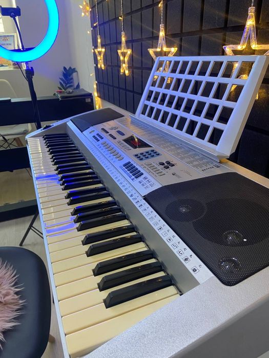 Синтезатор (клавіши) электронное пианино