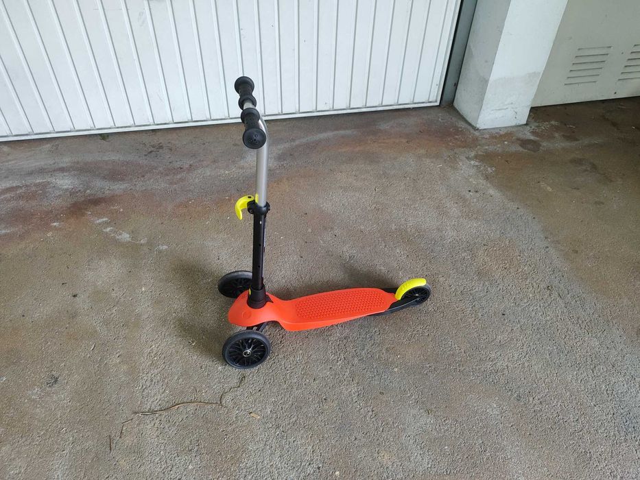 Trotinete Oxelo, modelo B1.