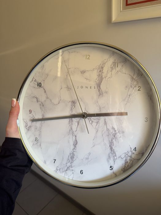 Elegancki zegar ścienny