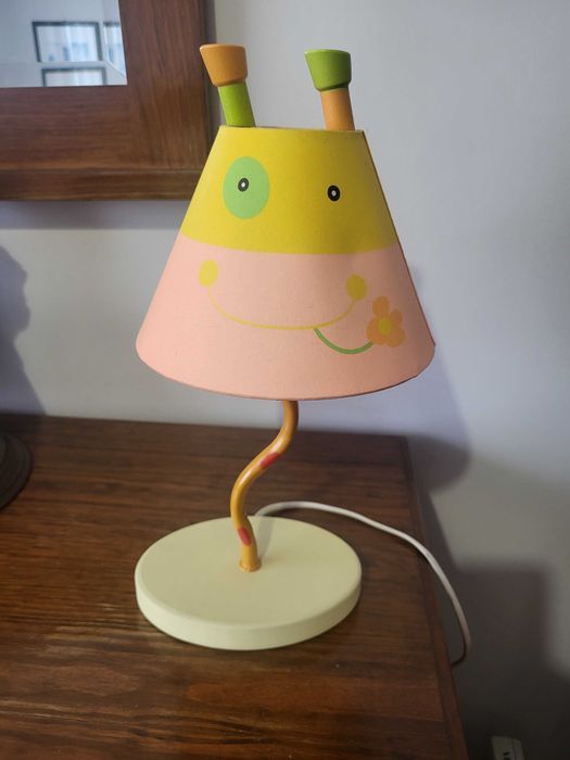 Candeeiro para quarto criança